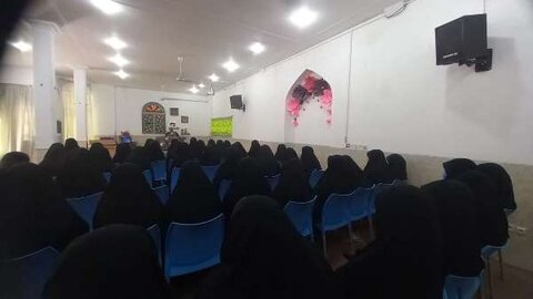 حجت الاسلام  زکریا اخلاقی روز گذشته  در نشست طلاب مدرسه علمیه حضرت زهرا(سلام الله علیها) احمدآباد
