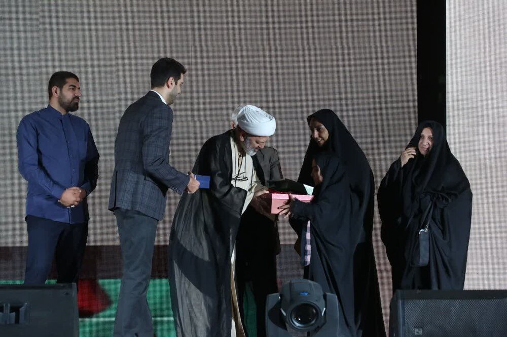 اجتماع بزرگ مردمی «عید بیعت» برای اولین بار در شهرری برگزار شد