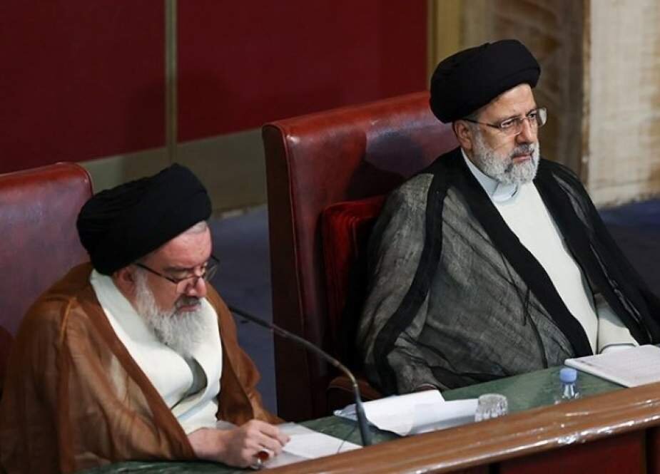 بدء الدورة الثانية عشرة لمجلس خبراء القيادة بإيران بدء الدورة الثانية عشرة لمجلس خبراء القيادة بإيران