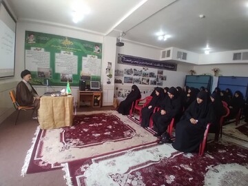 سرپرستی و هدایت ایتام آل محمد بر عهده علما و دانشمندان است