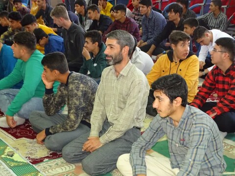 تصاویر/  دیدار دانش آموززان چهاربرج با امام جمعه این شهرستان