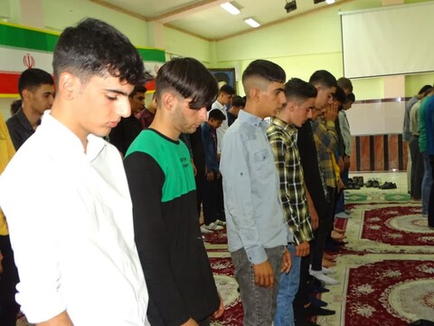 تصاویر/  دیدار دانش آموززان چهاربرج با امام جمعه این شهرستان