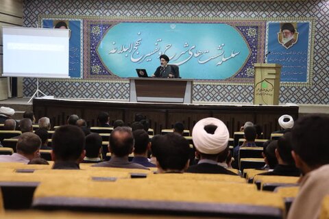 تصاویر/ سلسله جلسات درس نهج البلاغه در ارومیه