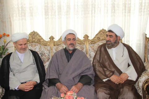 تصاویر / دیدار مدیر حوزه علمیه استان قزوین با دو رزمنده روحانی دفاع مقدس