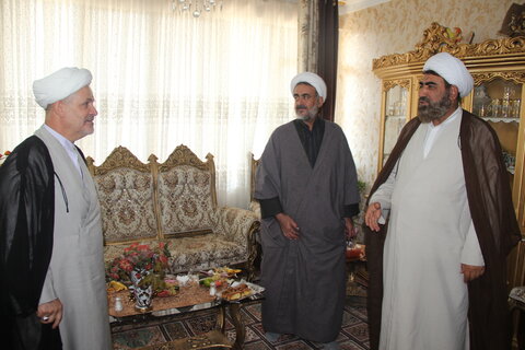 تصاویر / دیدار مدیر حوزه علمیه استان قزوین با دو رزمنده روحانی دفاع مقدس