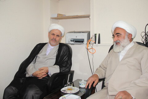 تصاویر / دیدار مدیر حوزه علمیه استان قزوین با دو رزمنده روحانی دفاع مقدس