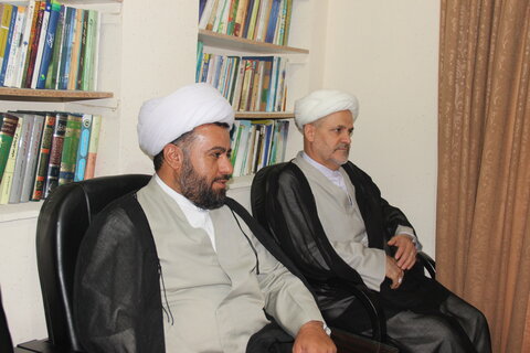 تصاویر / دیدار مدیر حوزه علمیه استان قزوین با دو رزمنده روحانی دفاع مقدس
