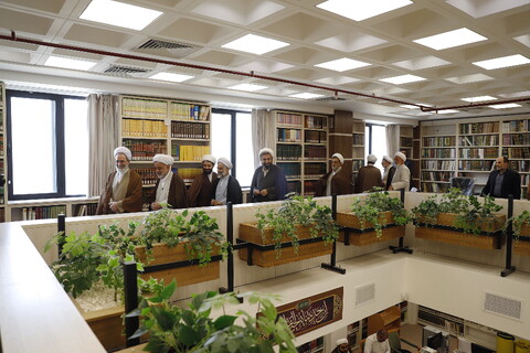تصاویر/ بازدید آیت الله اعرافی از کتابخانه تخصصی علوم حدیث