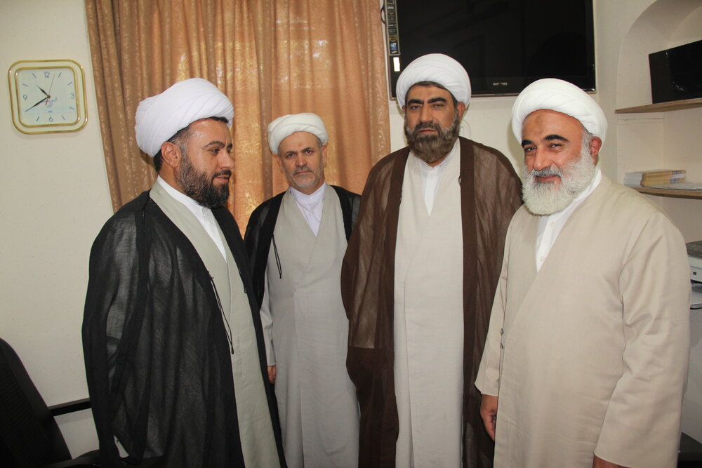 با پشتیبانی از ولایت فقیه در جنگ ترکیبی با دشمنان مقابله کنیم