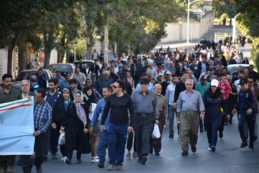 تصاویر/ همایش پیاده‌روی خانوادگی در سنندج