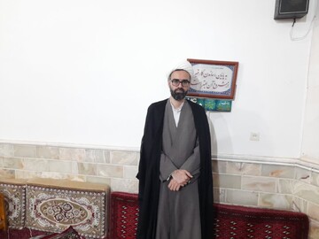 مسجد تراز مسجدی است که در آن همیشه به روی مردم باز باشد