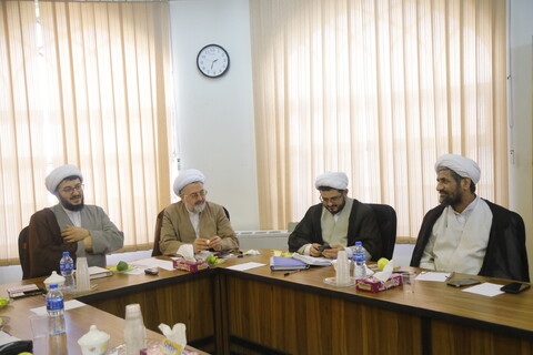 تصاویر / اولین جلسه " کمیته هماهنگی تدوین متون نهادهای حوزوی "
