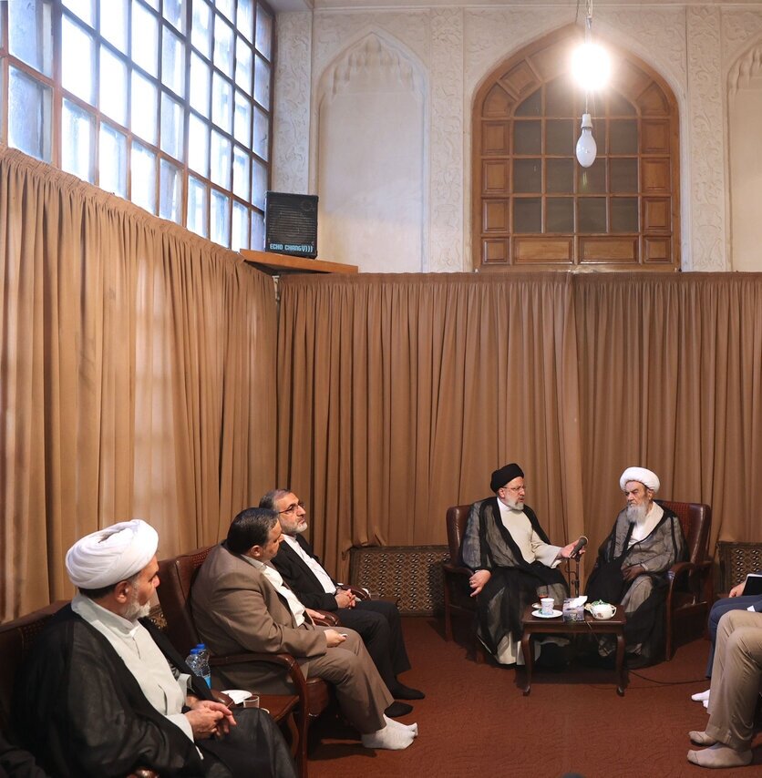رئیس جمهور با آیت الله العظمی مظاهری دیدار کرد + عکس