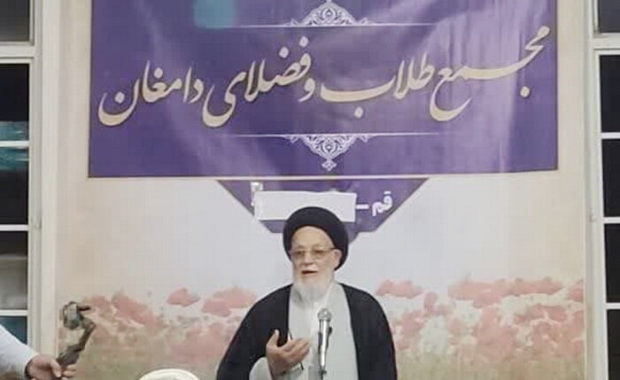 طلاب مهمترین پایه های پاسخگویی به نیازهای معرفتی جهانیان هستند