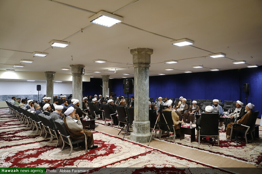 گزارشی از دیدار آیت الله اعرافی با هنرمندان و فعالان فضای مجازی