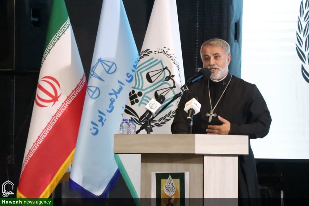 شیعه و سنی با تمام وجود از آرمانهای انقلاب اسلامی دفاع خواهند کرد