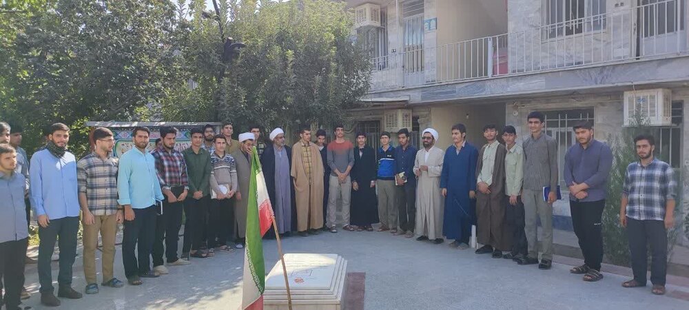 برنامه‌های مدرسه علمیه امام خمینی(ره) نهاوند در ایام هفته دفاع مقدس