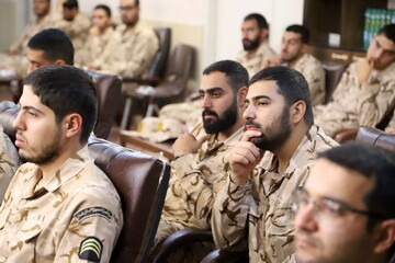 فیلم | آیین تجلیل و گرامیداشت روز سرباز در سپاه شهرستان عسلویه