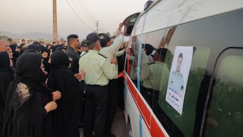 تصاویر استقبال مردم کوهدشت از شهید مدافع امنیت و نظم