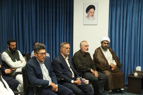 دیدار جمعی از برادران اهل سنت با نماینده ولی فقیه در استان قزوین