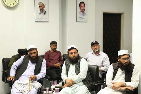 تصاویر / دیدار جمعی از برادران اهل سنت با نماینده ولی فقیه در استان قزوین