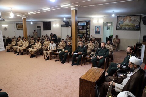تصاویر / دیدار جمعی از سربازان به‌مناسبت روز سرباز با نماینده ولی فقیه در استان همدان