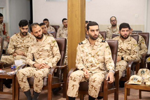 تصاویر / دیدار جمعی از سربازان به‌مناسبت روز سرباز با نماینده ولی فقیه در استان همدان