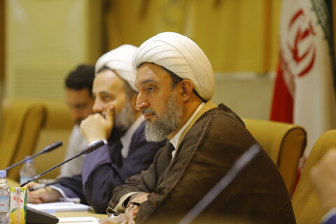تصاویر / جلسه مشترک ستادهای راهبری حوزه با مشاور ریاست جمهوری درامور روحانیت