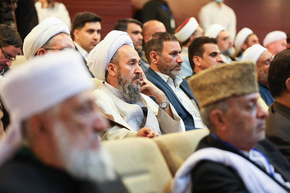 اسلامی وحدت کی 37 ویں عالمی کانفرنس کے مہمانوں کی مرقد امام خمینی (رح) پر حاضری + تصاویر