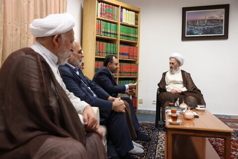 تصاویر / دیدار وزیر امور اقتصادی و دارایی با آیت الله العظمی سبحانی