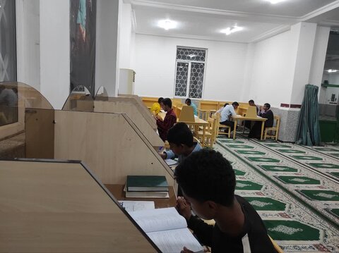 تصاویر/ مباحثه طلاب مدرسه علمیه امام صادق (ع) حاجی آباد
