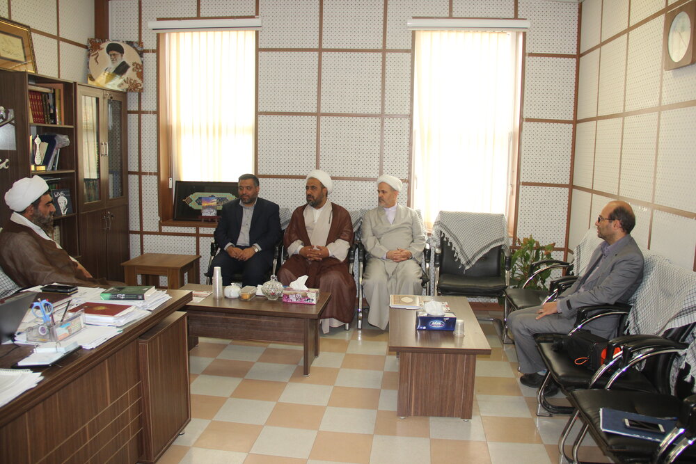 تقویت سرمایه اجتماعی با خدمت به مردم