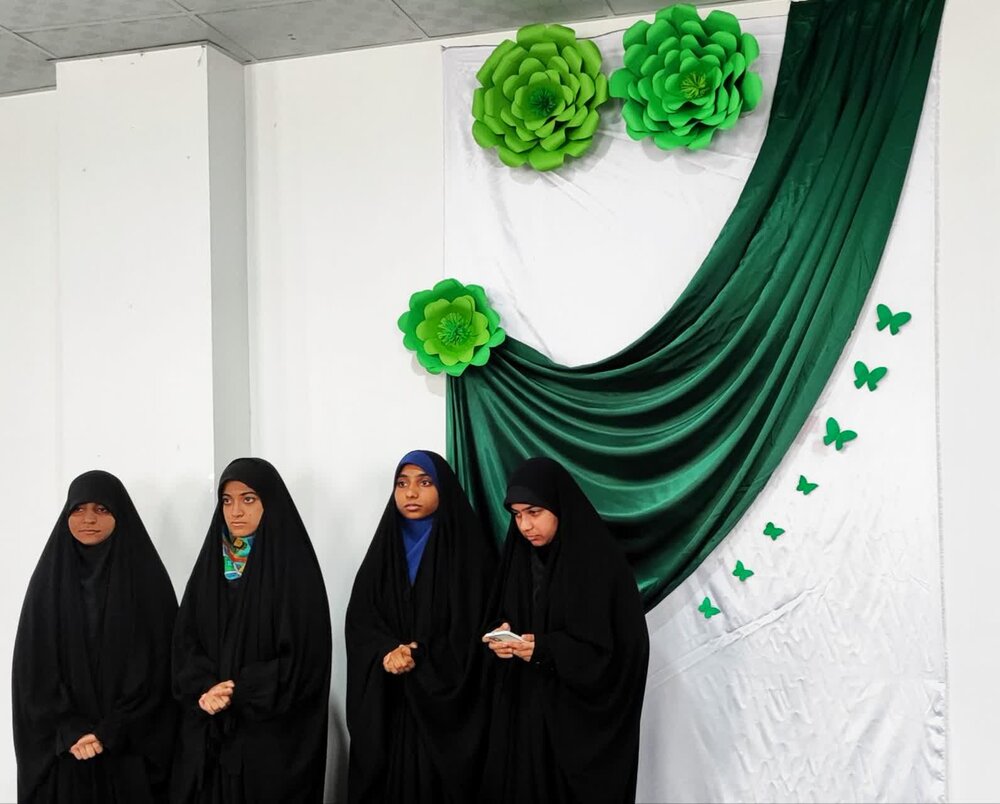برگزاری جشن میلاد پیامبر(ص) و امام جعفر صادق(ع) در مدرسه علمیه خدیجه الکبری(س) بندرعباس+ تصاویر