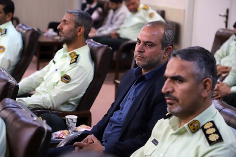 تصاویر / دیدار فرماندهان نیروی انتظامی همدان با نماینده ولی فقیه در استان