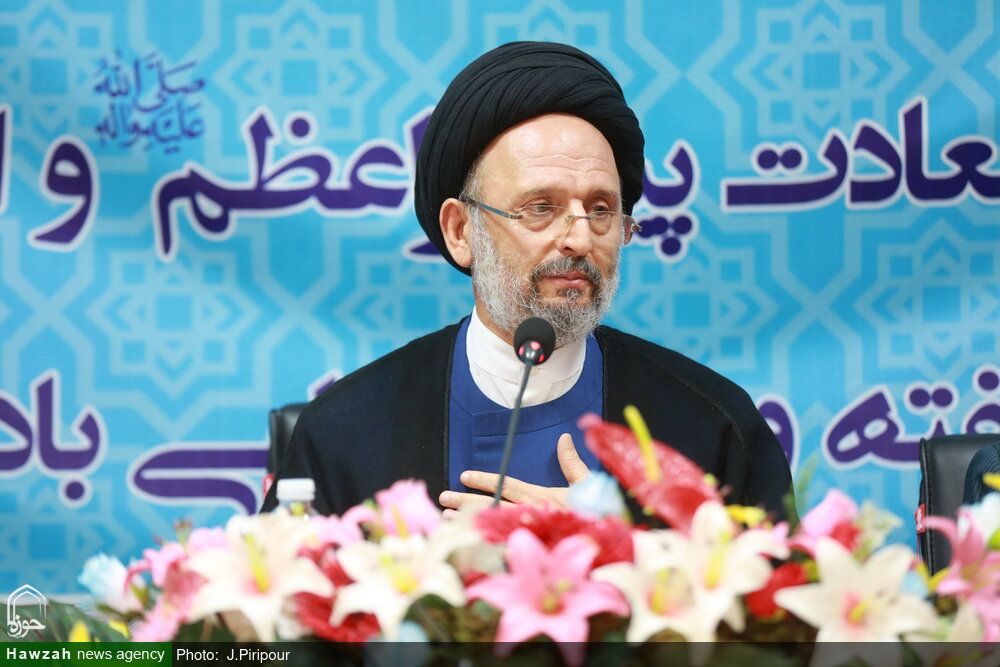 امام جمعه بیروت: به پیامبر اکرم (ص) به عنوان مبلّغ محبت و مرهمی برای زخم‌هایمان اقتدا می‌کنیم