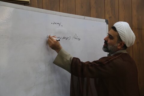تصاویر/ نشست هم اندیشی مسئولین دارالقرآن های مدارس علمیه خوزستان