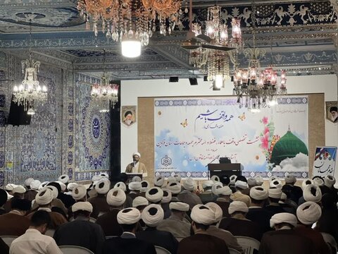 تصاویر / جشنواره نغمه های معنوی ودیدار با ائمه جماعات استان به مناسبت هفته وقف