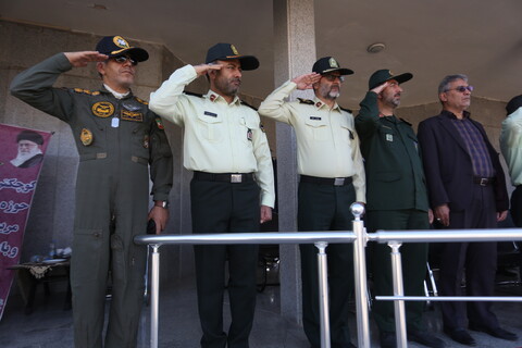صبحگاه مشترک نیروهای مسلح در اصفهان
