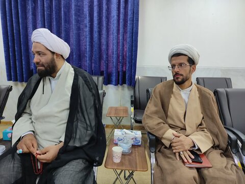 تصاویر دیدار ائمه جماعات مساجد خرم آباد با نماینده ولی فقیه در لرستان