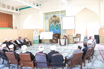 تصاویر /  جلسه مسئولین ادارات تبلیغات اسلامی آذربایجان غربی با فرمانده مرکز بسیج سازمان تبلیغات اسلامی