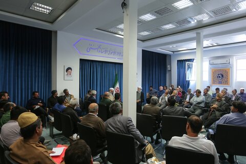 تصاویر / دیدار جمعی از عشایر با نماینده ولی فقیه در استان قزوین