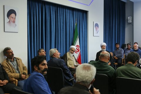تصاویر / دیدار جمعی از عشایر با نماینده ولی فقیه در استان قزوین