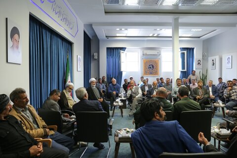 تصاویر / دیدار جمعی از عشایر با نماینده ولی فقیه در استان قزوین