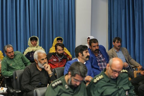 تصاویر / دیدار جمعی از عشایر با نماینده ولی فقیه در استان قزوین
