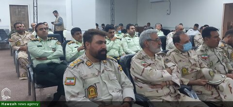 بالصور/ قادة قوات الشرطة ومسؤوليها يلتقون بممثل الولي الفقيه في محافظة خوزستان