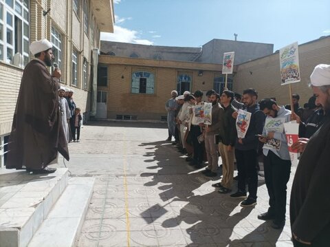 تصاویر/ اجتماع پرشور طلاب مدرسه علمیه امام صادق (ع) بیجار در حمایت از مقاومت مردم فلسطین