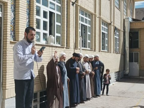 تصاویر/ اجتماع پرشور طلاب مدرسه علمیه امام صادق (ع) بیجار در حمایت از مقاومت مردم فلسطین
