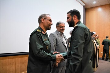 تصاویر/  مراسم تکریم و معارفه فرماندهی قرارگاه تاکتیکی حضرت اباعبدالله الحسین (ع) و سپاه شهرستان‌ خوی