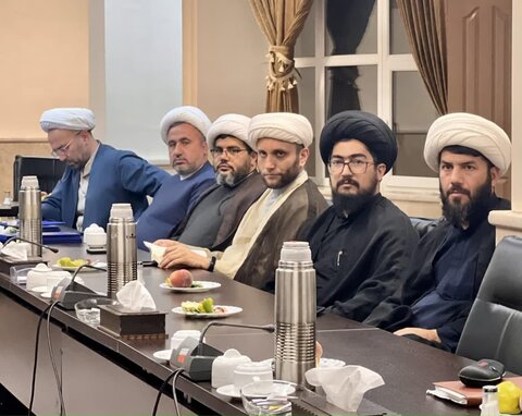 تصاویر / تجلیل از متولیان امور وقف مدارس علمیه قزوین با حضور مدیر حوزه علمیه استان قزوین