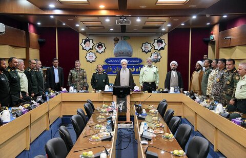 تصاویر| نشست صمیمانه فرماندهان و مسئولان نیروهای مسلح فارس به مناسبت هفته فراجا با حضور نماینده ولی فقیه در فارس